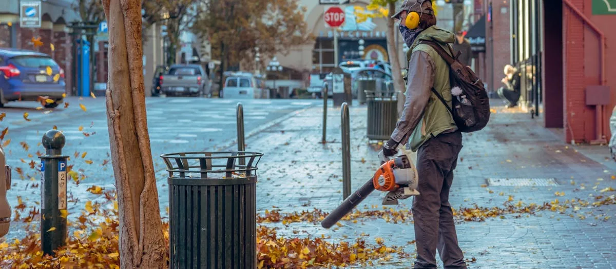 Makita DUB362Z 2026: Professional 36V LXT Leaf Blower Review